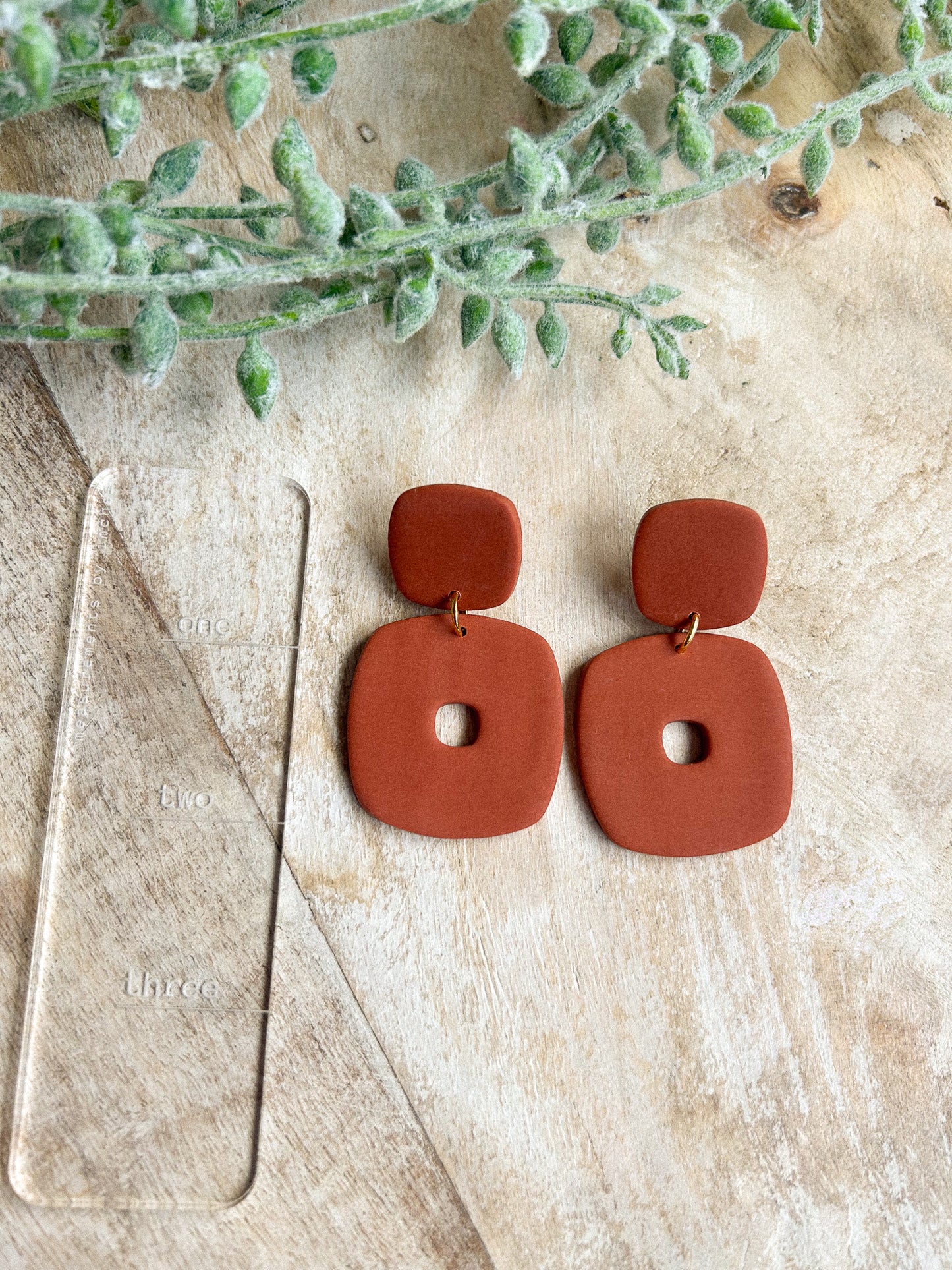 Maya Dangles