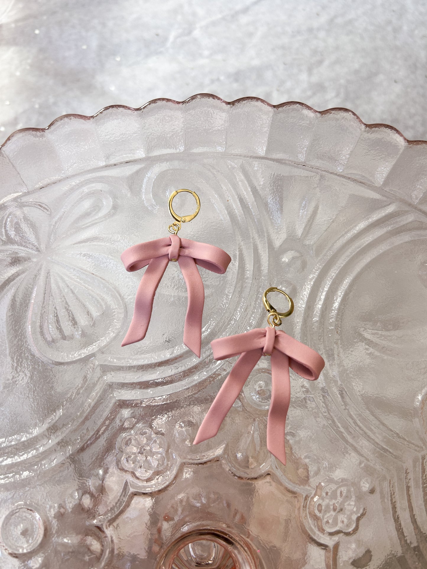 Blush Bow Huggies