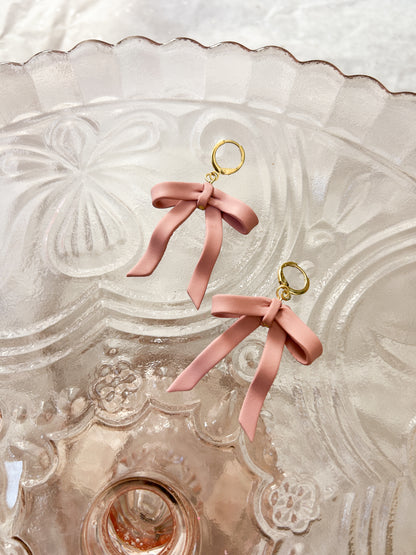 Blush Bow Huggies