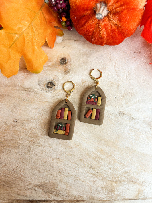 Fall Bookcase Huggies